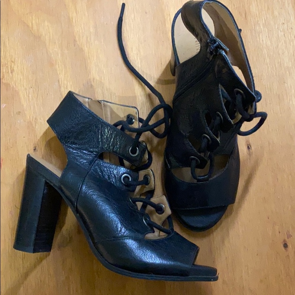 Lace up open bootie